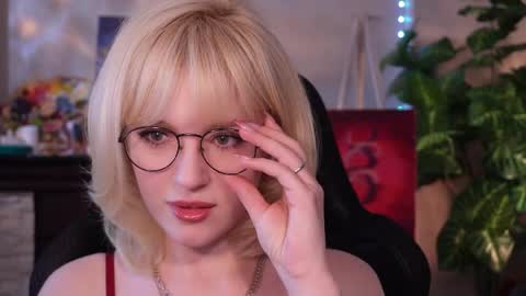chriss_foxx online show from June 6, 2026, 3:39 pm