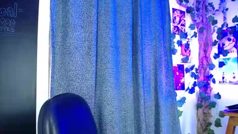 Snapshot of chriss_wg_ chatting on February 6, 2025, 2:37 pm Christian Wang online show from February 6, 2025, 2:37 pm