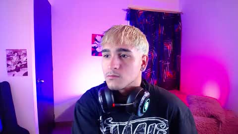 Christian Wang online show from March 2, 2026, 11:39 am