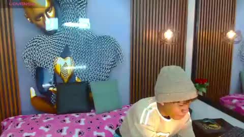 chrisshottx online show from June 14, 2026, 7:49 pm