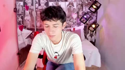 Snapshot of christian_foxx chatting on February 15, 2026, 1:31 pm Christian online show from February 15, 2026, 1:31 pm