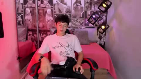 Snapshot of christian_foxx chatting on February 21, 2026, 1:34 pm Christian online show from February 21, 2026, 1:34 pm