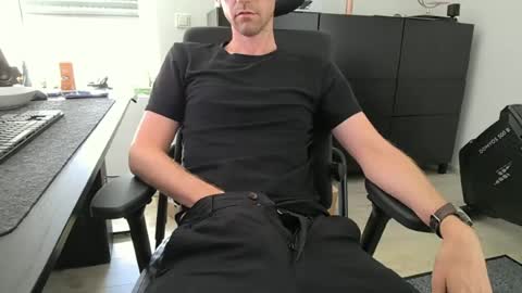 Snapshot of christianwbd chatting on July 1, 2026, 1:13 pm christianwbd online show from July 1, 2026, 1:13 pm