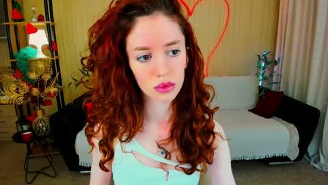 christinaconteeree online show from April 13, 2026, 3:23 am