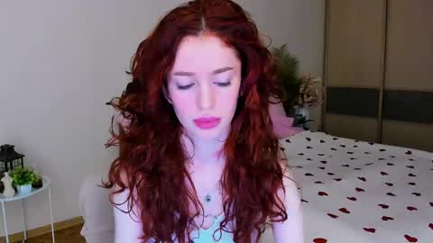christinaconteeree online show from May 10, 2026, 4:17 am