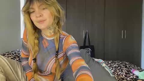 Val riess -- Instagram free online show from October 1, 2025, 9:10 pm