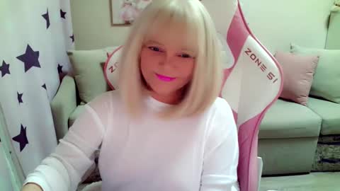 Snapshot of christirose chatting on November 1, 2025, 10:17 am Christi online show from November 1, 2025, 10:17 am