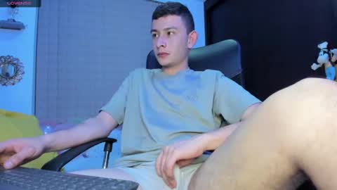 christmiller_1 online show from February 16, 2025, 5:04 am