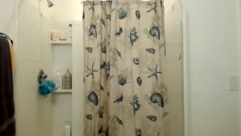 Snapshot of christopher_rain chatting on June 9, 2026, 12:33 am Christopher Rain online show from June 9, 2026, 12:33 am