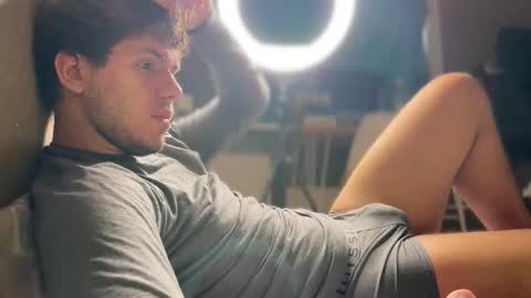 Christopher online show from November 5, 2025, 8:14 am