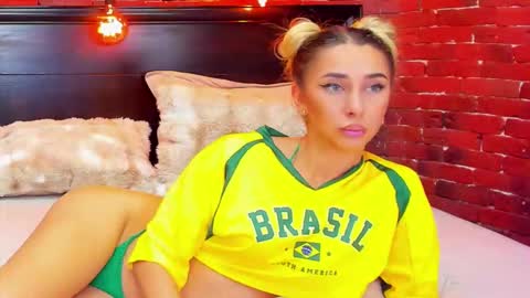 christyna_ross online show from February 25, 2026, 8:29 pm