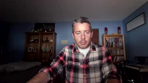 Snapshot of chrisw8121 chatting on December 19, 2025, 5:53 pm chrisw8121 online show from December 19, 2025, 5:53 pm