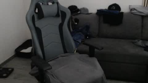 Chrizz online show from April 9, 2026, 4:12 pm