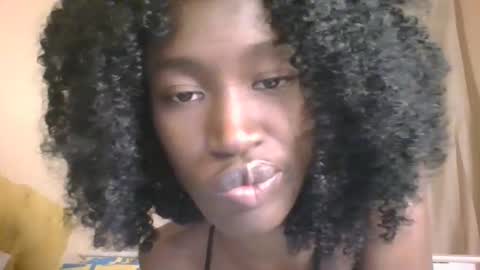 chroe22 online show from April 16, 2026, 9:39 pm