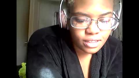 Mommy milf online show from April 26, 2026, 8:28 pm