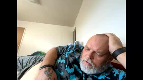 chubbyluvr42 online show from November 13, 2025, 2:16 pm