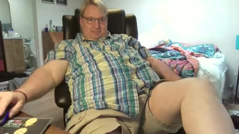 Snapshot of chubbywren chatting on April 5, 2026, 10:51 pm Wren online show from April 5, 2026, 10:51 pm