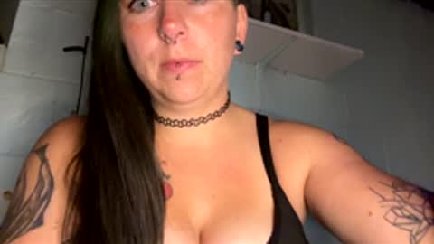 chuckysbride187 online show from December 1, 2025, 9:14 am