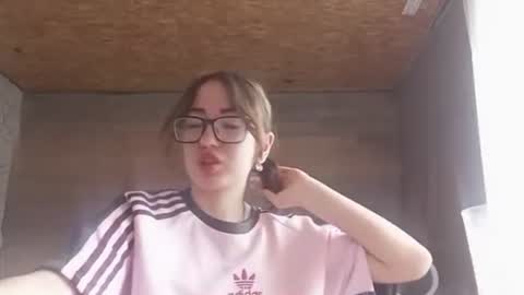 Snapshot of cicelyphaup chatting on June 19, 2026, 8:18 am Olivia online show from June 19, 2026, 8:18 am