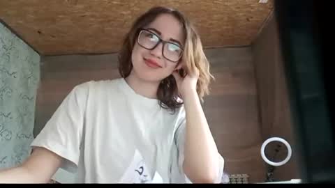 Snapshot of cicelyphaup chatting on July 2, 2026, 8:42 am Olivia online show from July 2, 2026, 8:42 am