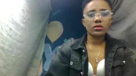 ciciazzhh online show from May 27, 2026, 7:49 am