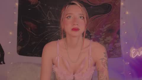 Sofi Eva and Mey online show from February 8, 2026, 9:18 pm