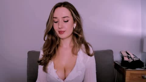 Snapshot of cindyprettywomen chatting on July 2, 2026, 4:24 pm cindyprettywomen online show from July 2, 2026, 4:24 pm