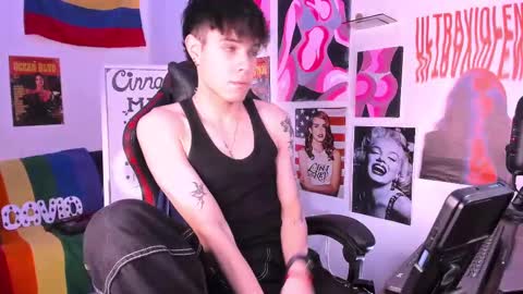 Snapshot of cinnamon_boyxxx chatting on February 17, 2025, 4:20 am David     Independent Model online show from February 17, 2025, 4:20 am