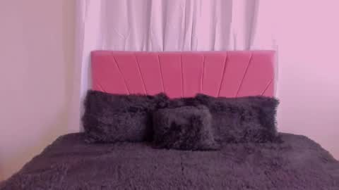 CintiaCollins  online show from December 15, 2025, 1:37 pm