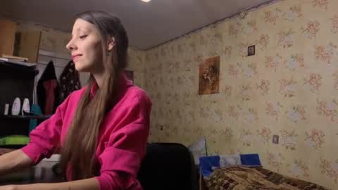 Lisa Salivan online show from November 4, 2025, 9:19 am