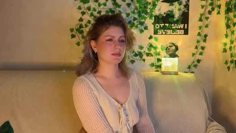 karina online show from November 10, 2025, 3:44 pm