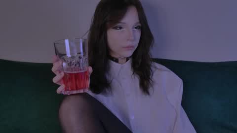 Claire Bennett online show from May 1, 2026, 1:21 am