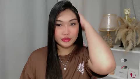 CLAIRE online show from May 11, 2026, 3:45 am