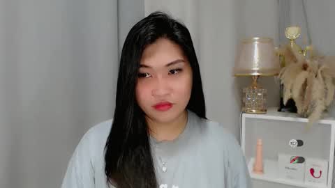 CLAIRE online show from May 19, 2026, 4:30 am