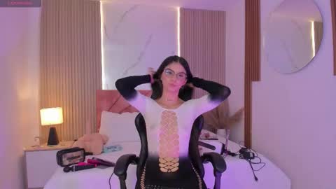 clairemillerx online show from March 26, 2026, 8:14 pm