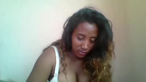 Clarah0123 online show from March 4, 2025, 1:17 pm