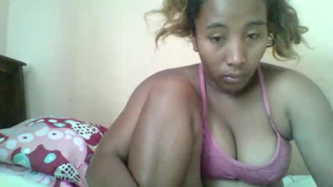 Clarah0123 online show from October 11, 2025, 8:13 am