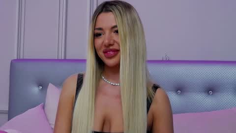 Snapshot of clarahazell chatting on January 5, 2025, 4:25 am ClaraHazel online show from January 5, 2025, 4:25 am