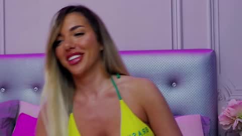 Snapshot of clarahazell chatting on February 18, 2025, 11:33 am ClaraHazel online show from February 18, 2025, 11:33 am