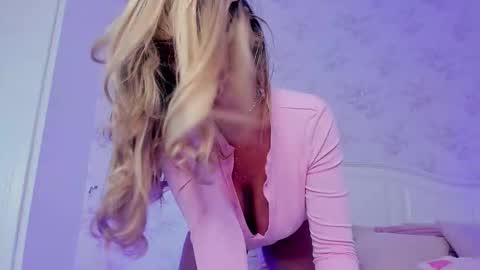 Snapshot of clarahazell chatting on October 16, 2025, 6:03 am ClaraHazel online show from October 16, 2025, 6:03 am