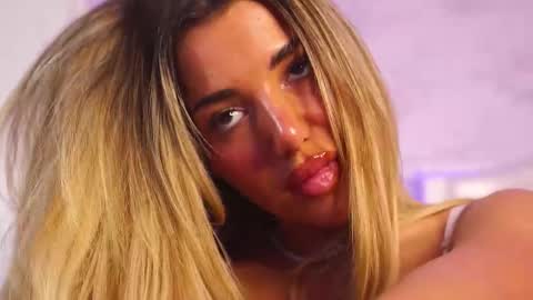 Snapshot of clarahazell chatting on October 17, 2025, 5:10 am ClaraHazel online show from October 17, 2025, 5:10 am
