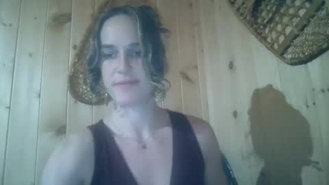 Snapshot of claralafontaine chatting on December 19, 2025, 8:49 pm claralafontaine online show from December 19, 2025, 8:49 pm