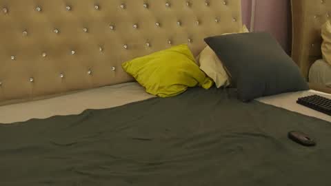 Clara online show from February 15, 2026, 9:22 pm