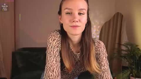 Snapshot of clare_ff chatting on October 2, 2025, 1:40 pm Claire online show from October 2, 2025, 1:40 pm