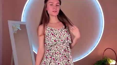 Snapshot of clare_ff chatting on October 16, 2025, 9:21 am Claire online show from October 16, 2025, 9:21 am