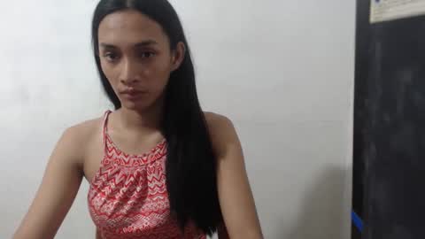 clarita_123 online show from May 25, 2026, 12:22 pm