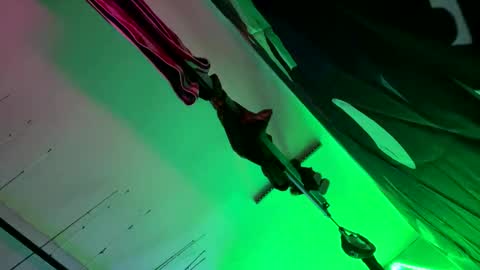 Snapshot of clarkshammer95 chatting on October 27, 2025, 4:16 am clarkshammer95 online show from October 27, 2025, 4:16 am