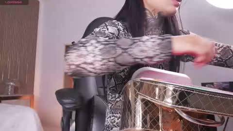 Snapshot of cleeoadams_ chatting on February 27, 2026, 5:07 am Cleo Adams online show from February 27, 2026, 5:07 am