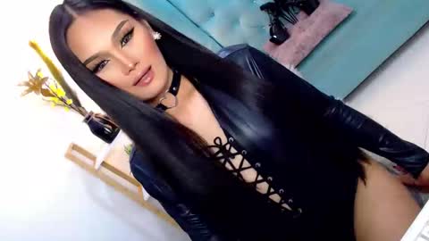 Cleo online show from October 5, 2025, 12:53 am