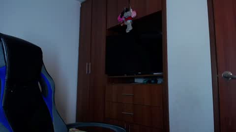 Snapshot of cleopatra_cute chatting on January 26, 2025, 3:27 am  Nicol  online show from January 26, 2025, 3:27 am